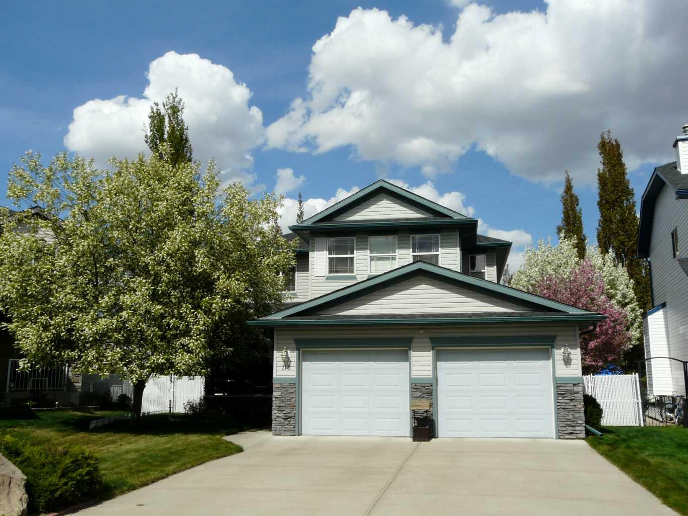 116 Oakmere Pl, Chestermere, AB T1X 1L1