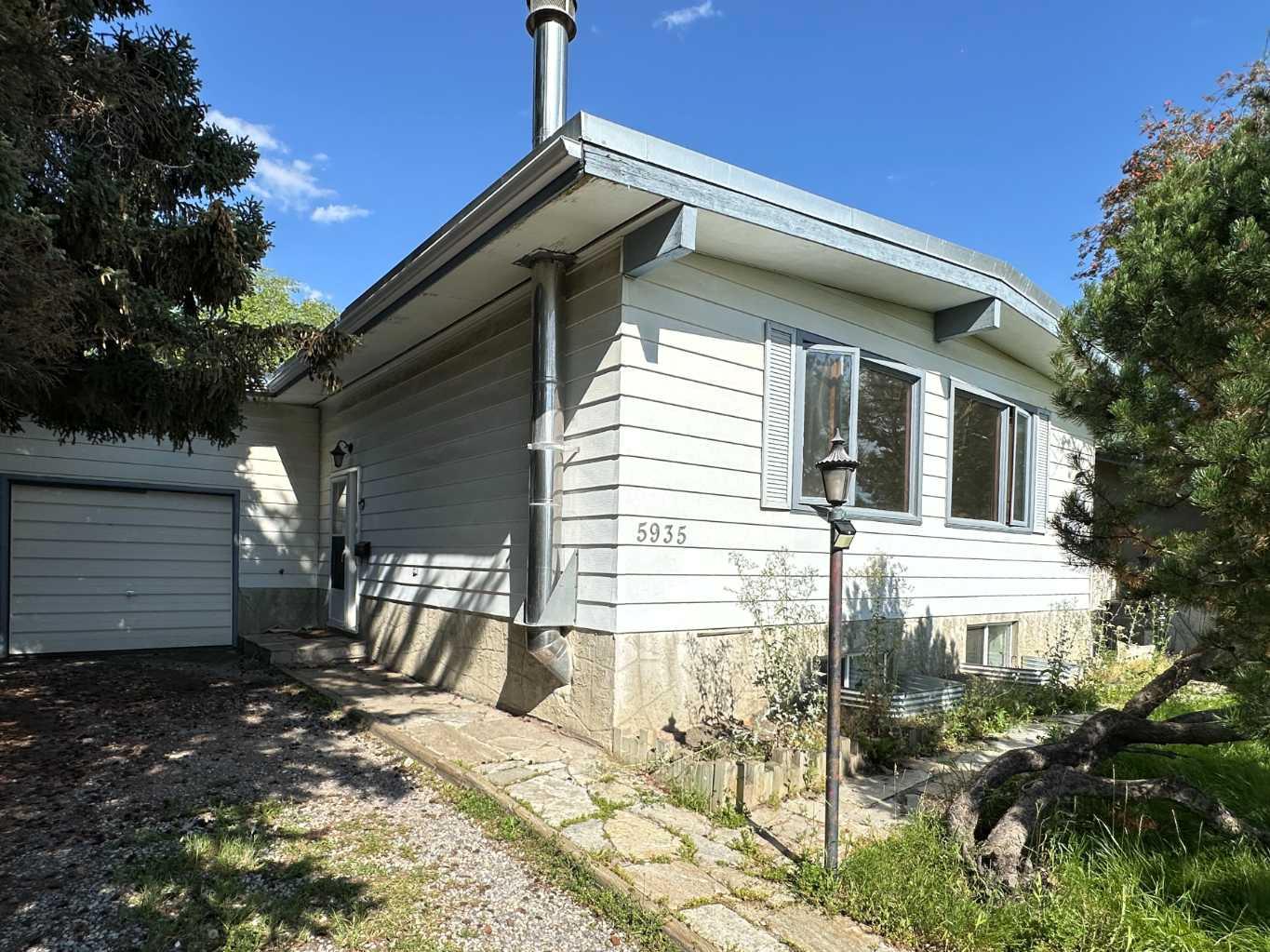 5935 Dalhousie Dr NW, Calgary, AB T3A 1T3