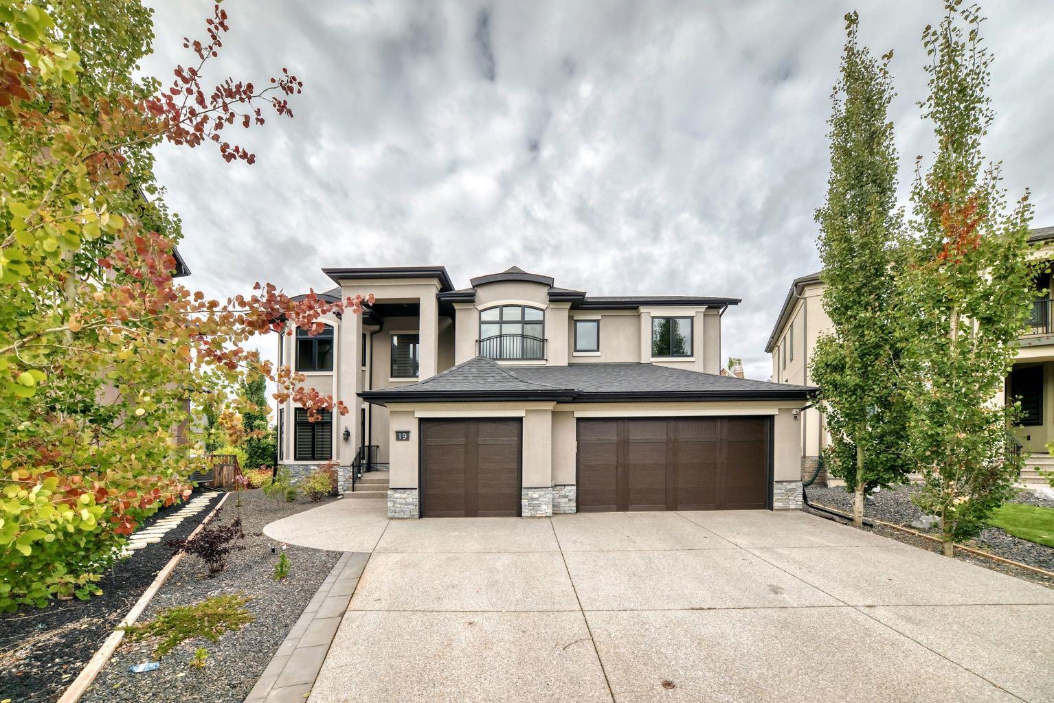 19 Aspen Ridge Heath SW, Calgary, AB T3H 5M2