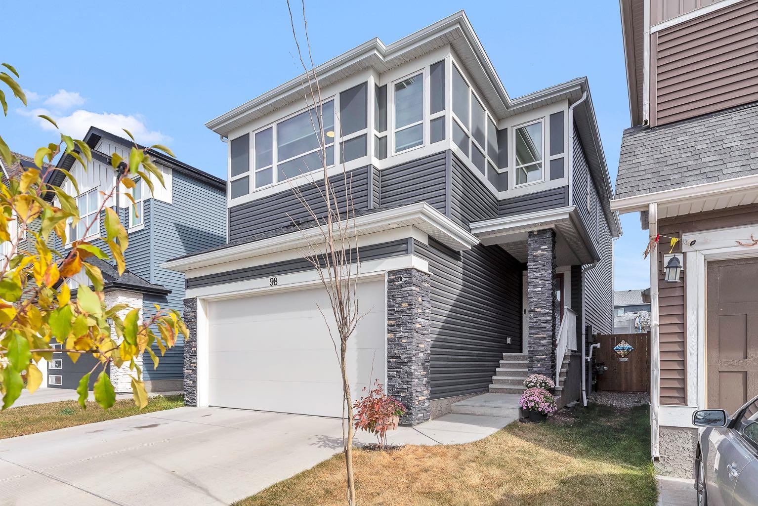 98 Lucas Cres NW, Calgary, AB T3P 1M6