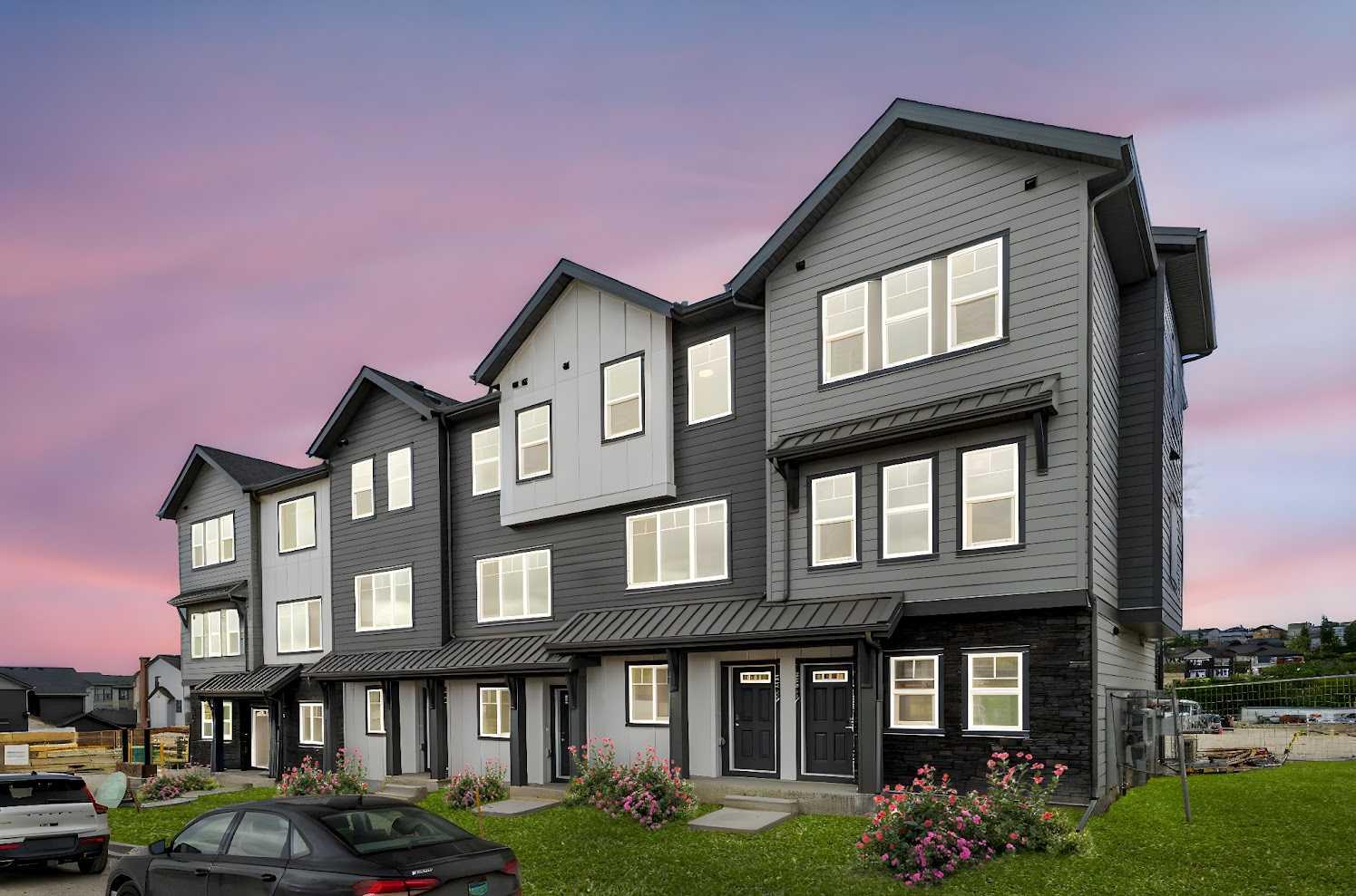 2231 81st Street Sw Unit 111, Calgary, AB T3H 3V8