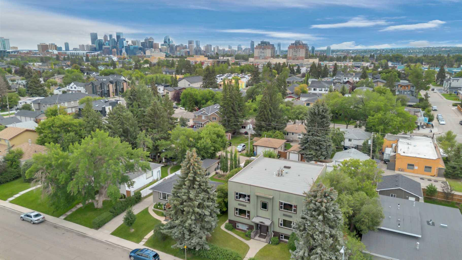 1833 21 Avenue Nw Unit 3, Calgary, AB T2M 1M5