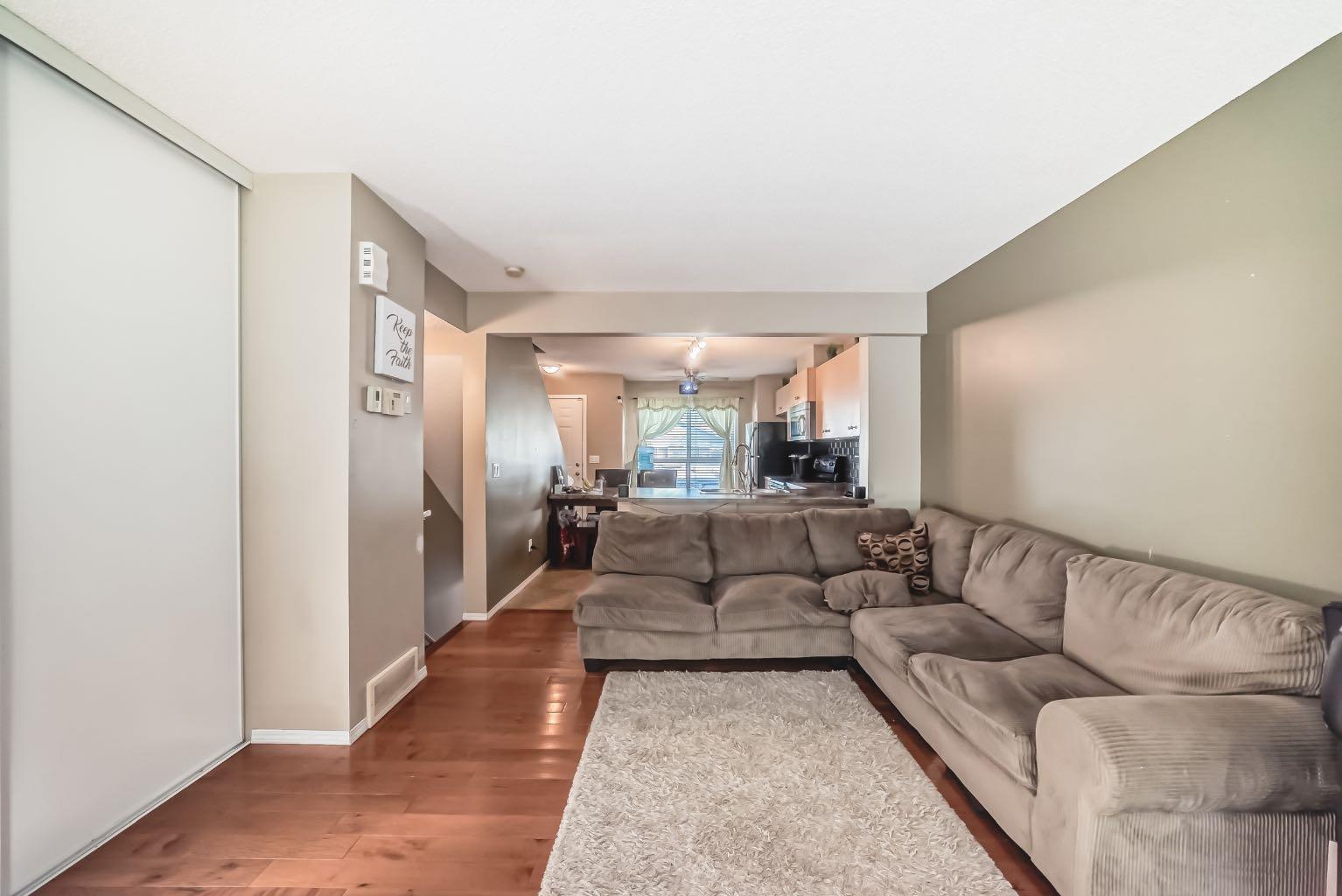 70 Erin Woods Ct SE, Calgary, AB T2B 3V6