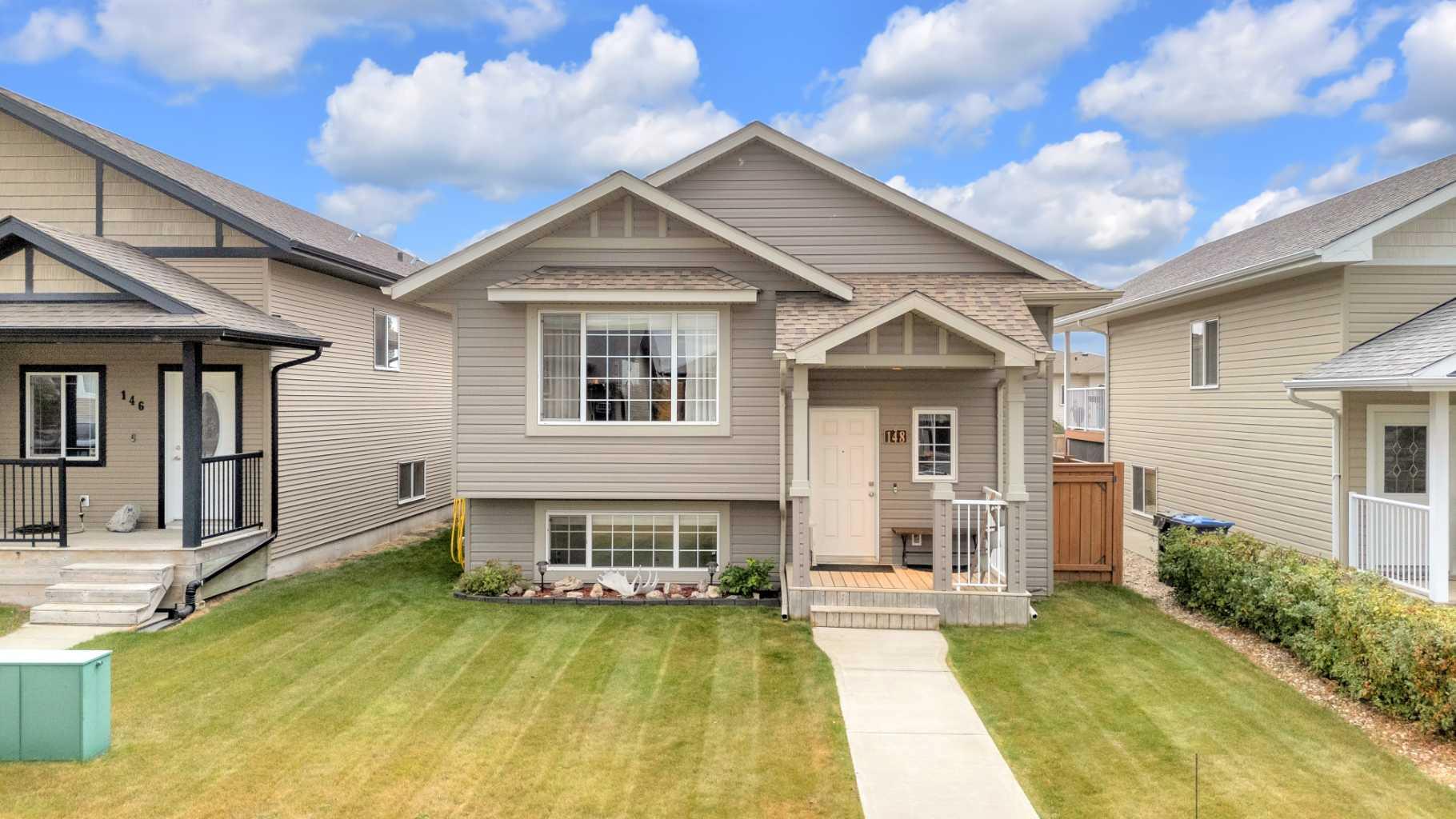 148 Bowman Cir, Sylvan Lake, AB T4S 0H8