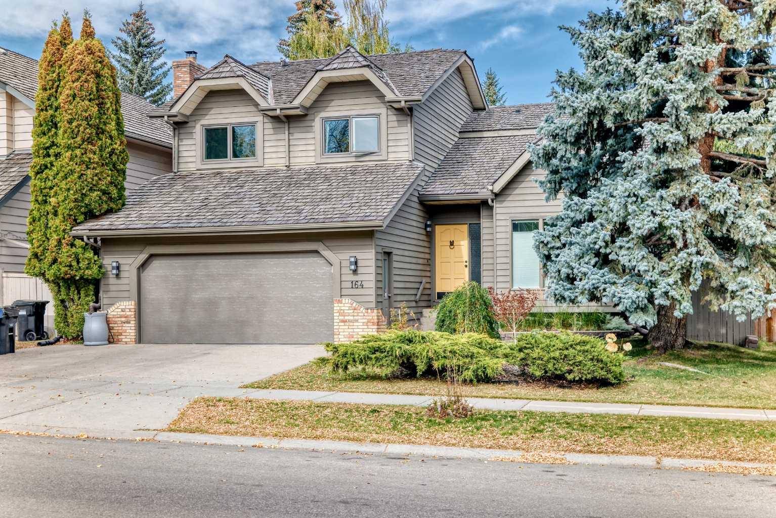 164 Woodfield Rd SW, Calgary, AB T2W 3V9