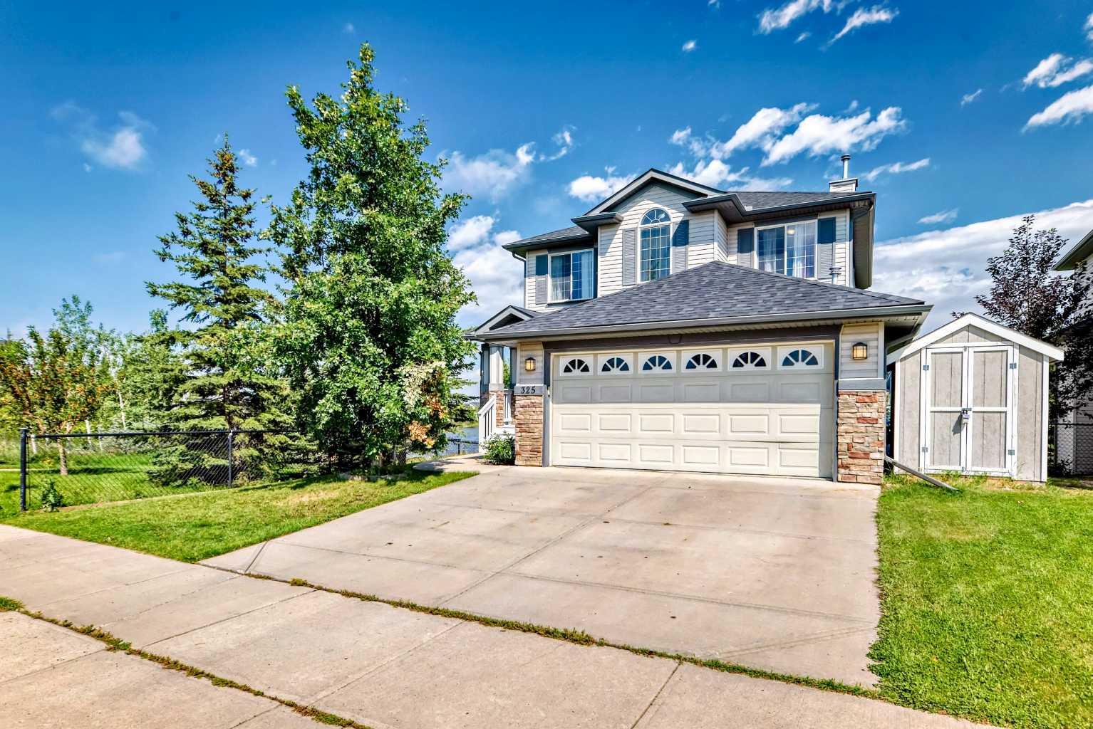 325 W Lakeview Dr, Chestermere, AB T1X 1T2