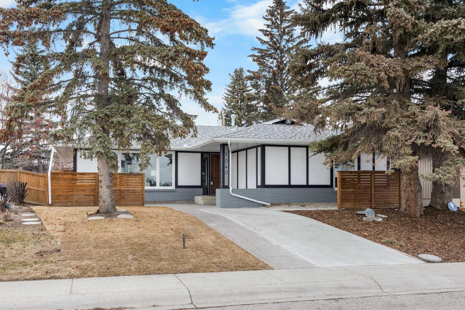 1040 Lake Ontario Dr SE, Calgary, AB T2J 3K2