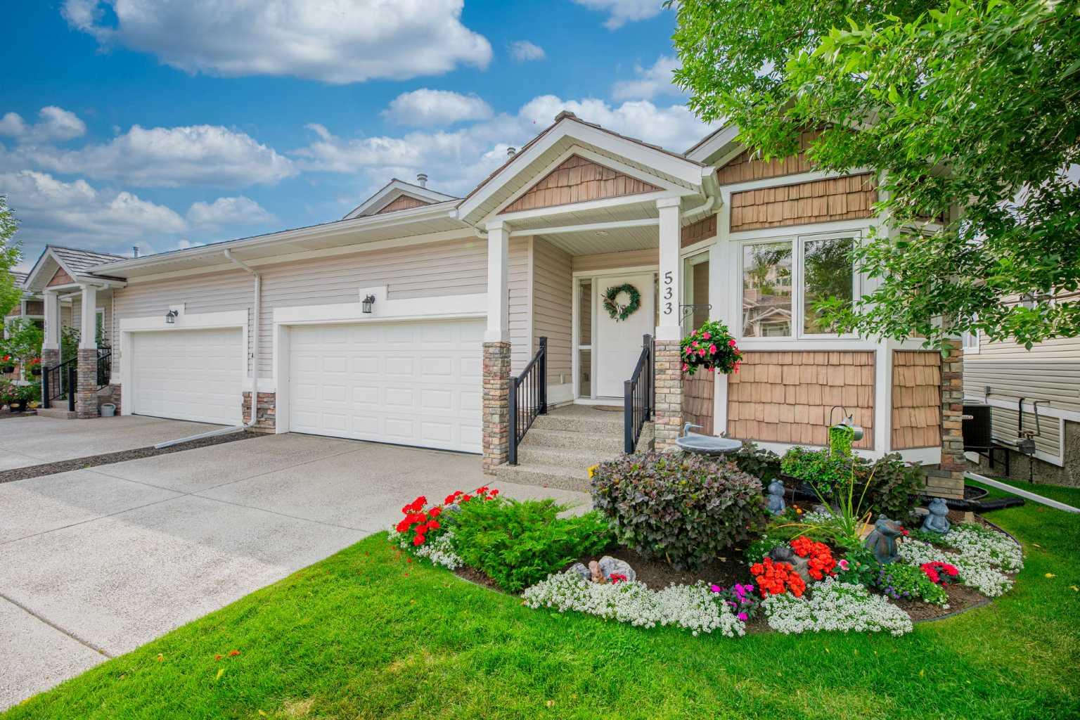 533 Rocky Vista Gdns NW, Calgary, AB T3G 0B7