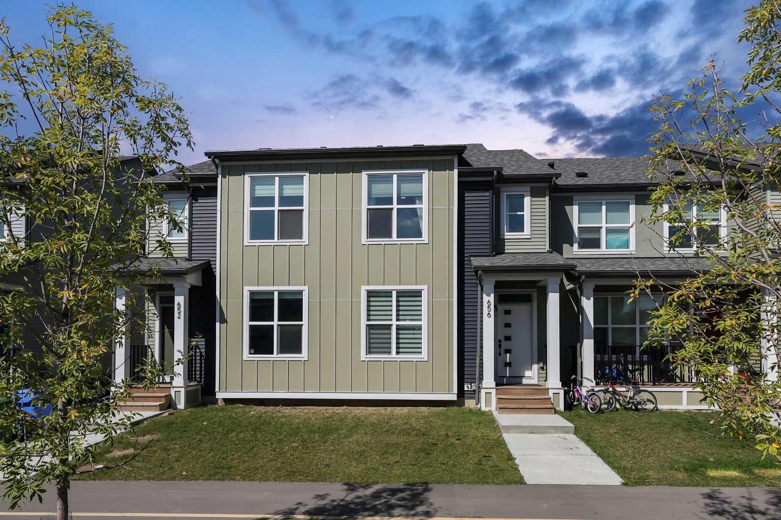 656 Savanna Blvd NE, Calgary, AB T3J 2J9