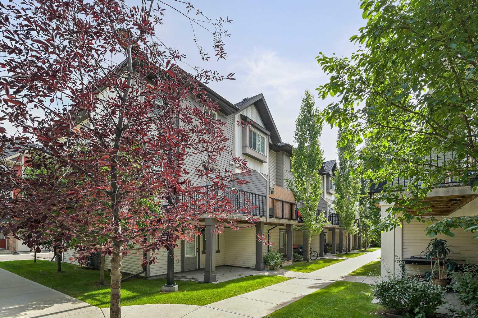 37 New Brighton Pt SE, Calgary, AB T2Z 1B6