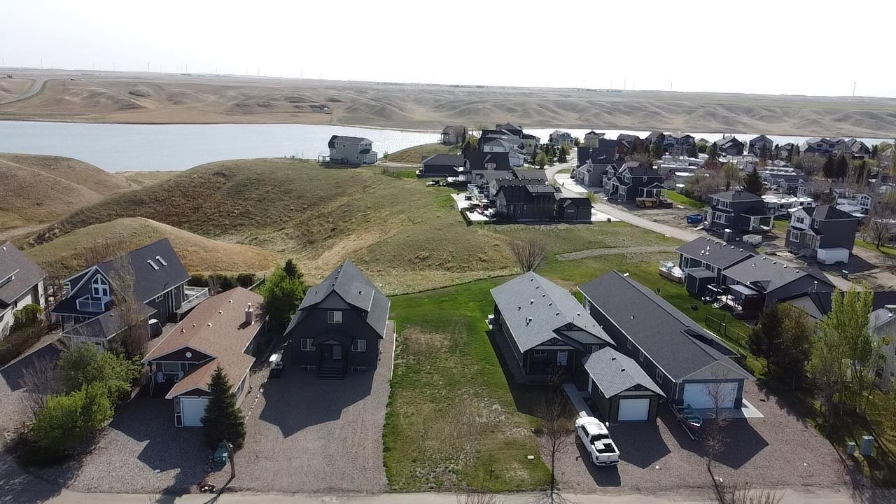 70 Lake Mcgregor Dr, Rural Vulcan County, AB T0L 2B0