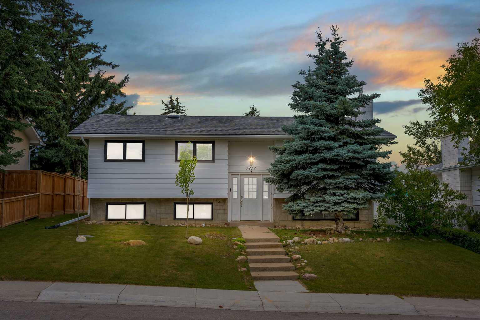 7819 Hunterquay Way NW, Calgary, AB T2K 4T6