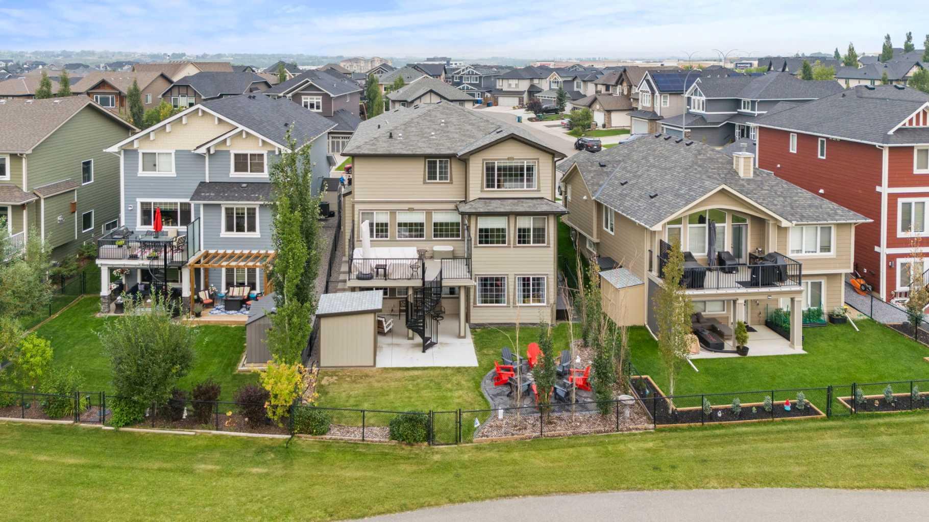 9 Cimarron Springs Cir, Okotoks, AB T1S 0M1