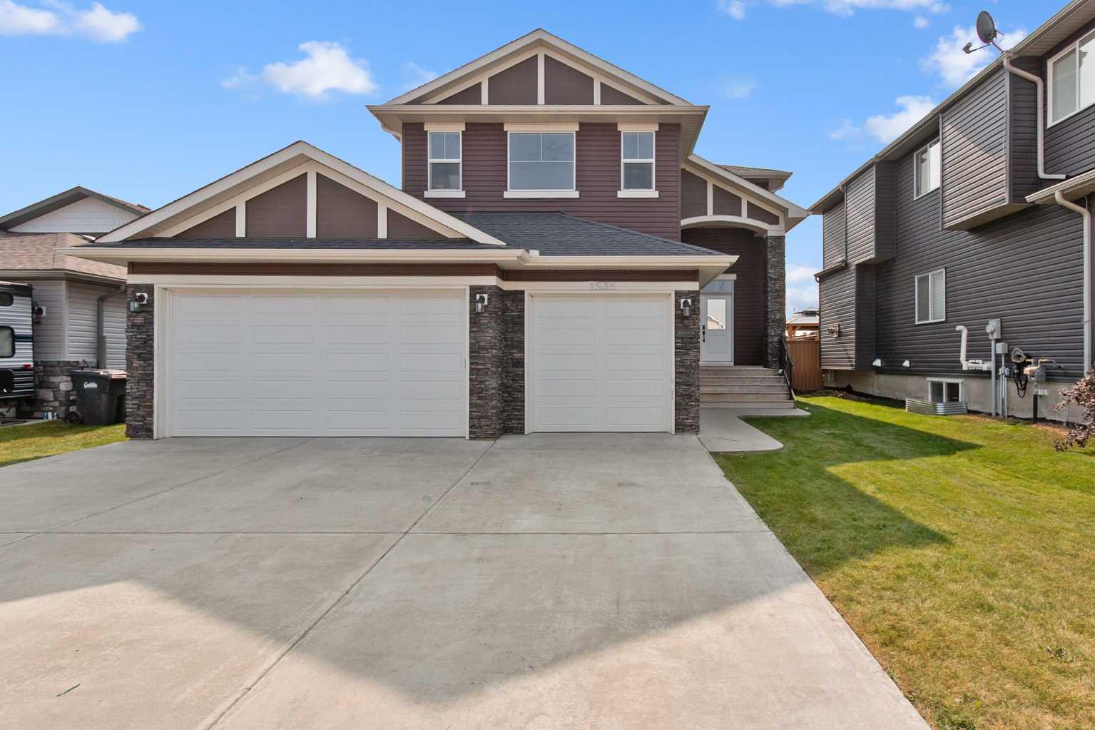 1535 Idaho St, Carstairs, AB T0M 0N0