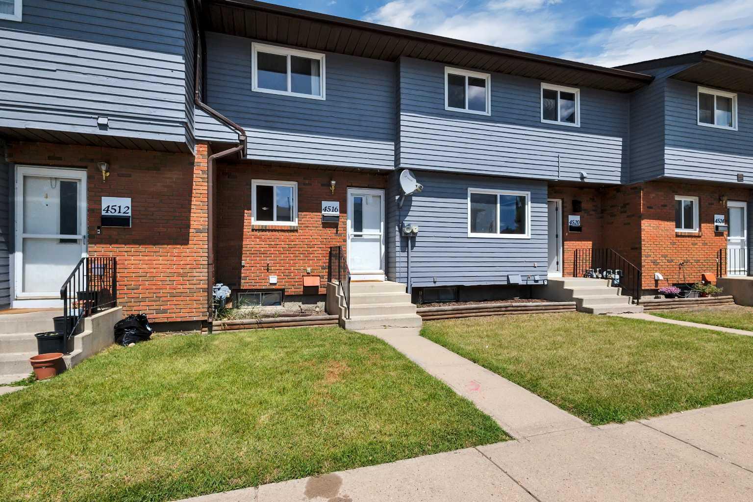 4516 47 Street Unit 204, Innisfail, AB T4G 1P5