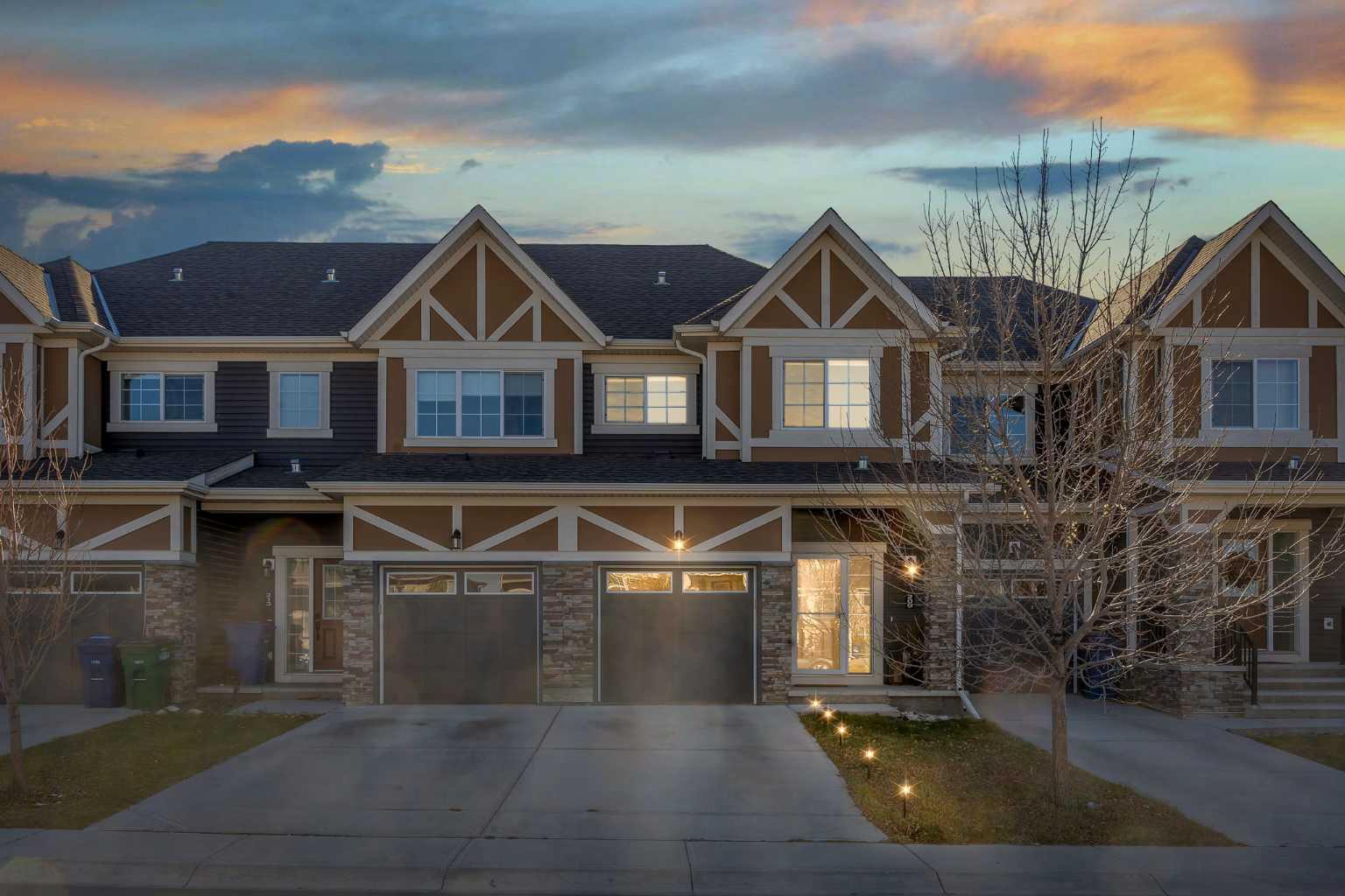 209 Hillcrest Sq SW, Airdrie, AB T4B 4J1