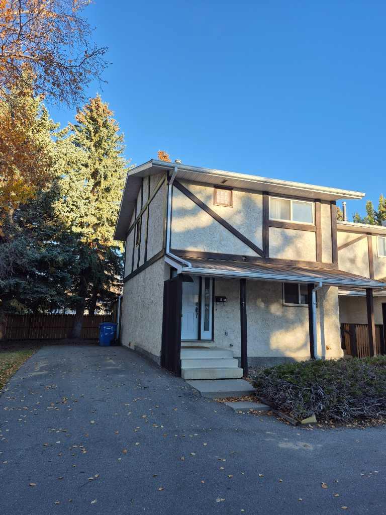 20 Laval Boulevard W Unit 1, Lethbridge, AB T1K 4E4