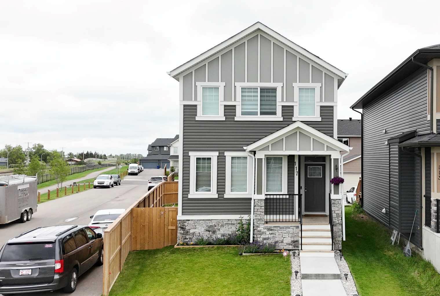 117 Midtown Close SW, Airdrie, AB T4B 5G9