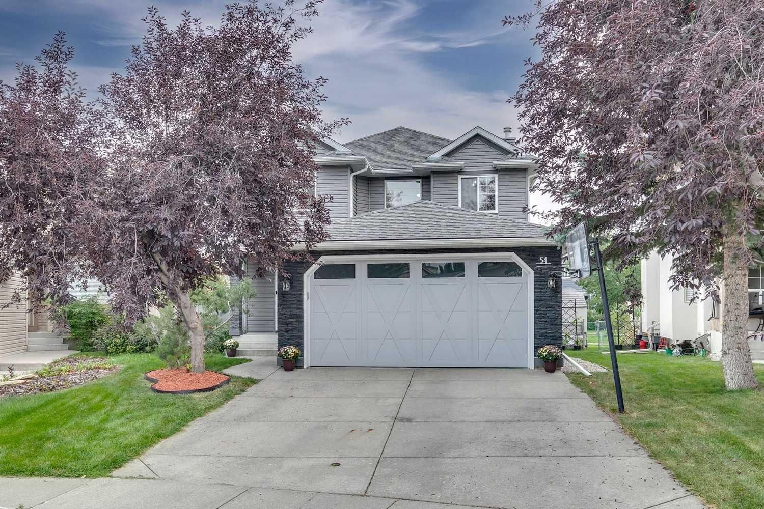 54 Somerset Way SW, Calgary, AB T2Y 3K2