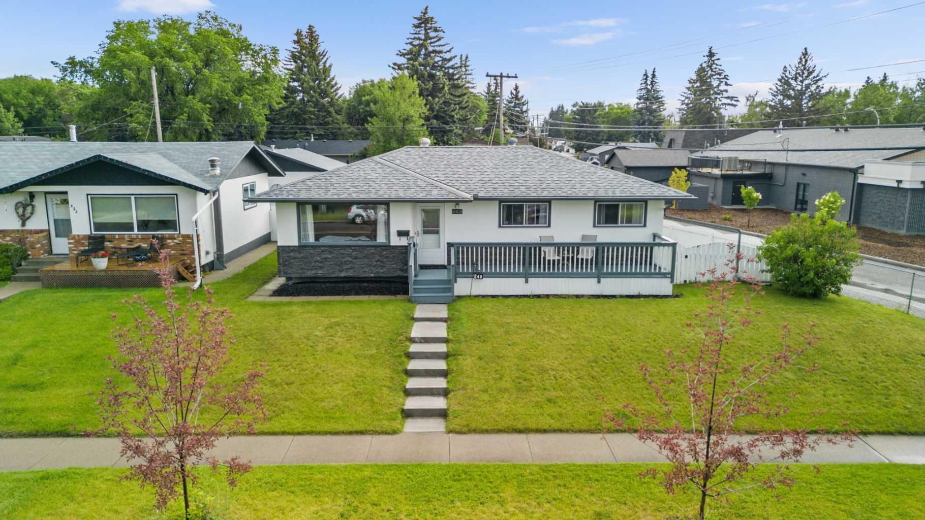 249 Acadia Dr SE, Calgary, AB T2J 0A6