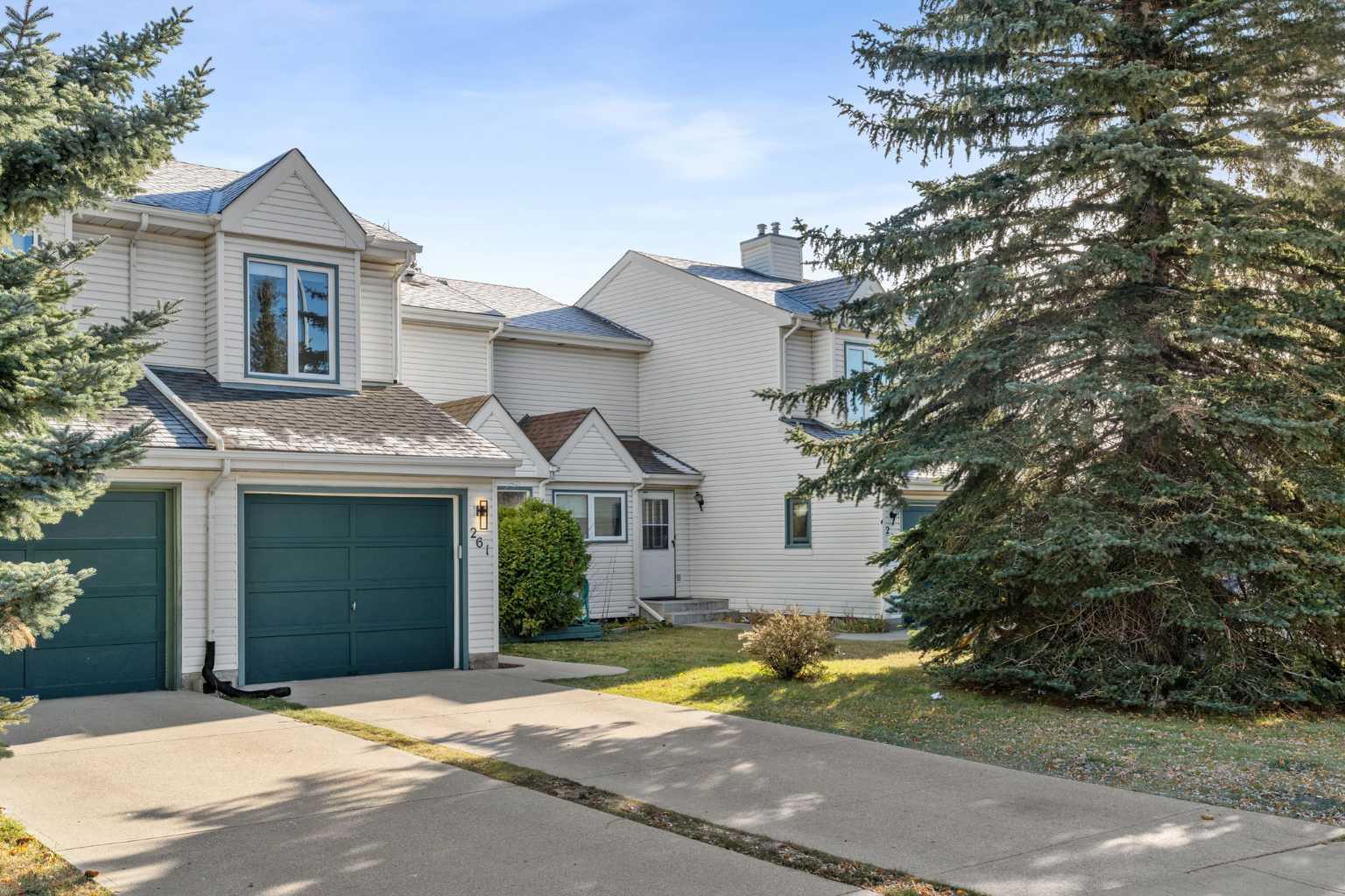 261 Sandringham Rd NW, Calgary, AB T3K 3Z1