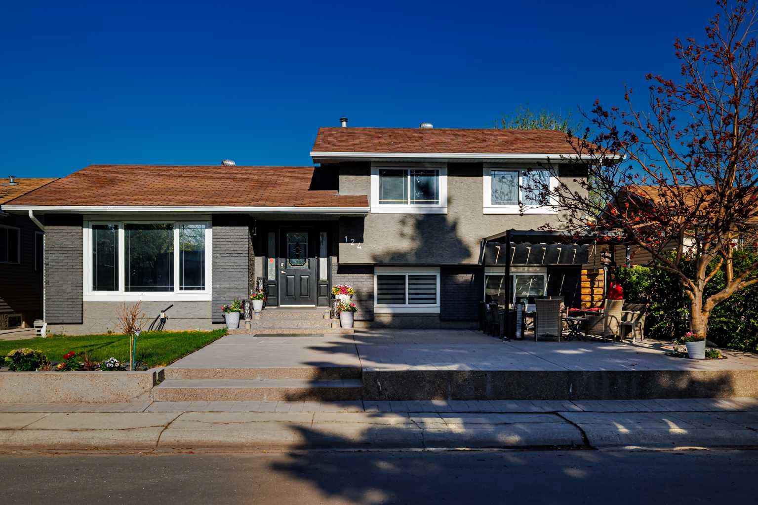 124 Whiteside Cres NE, Calgary, AB T1Y 2A7