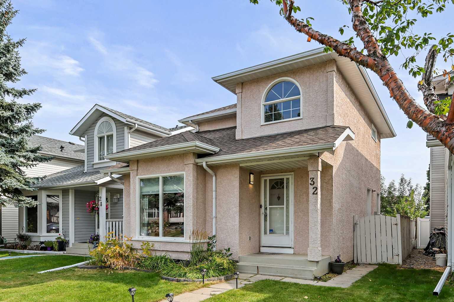 32 Millrise Cres SW, Calgary, AB T2Y 2H6