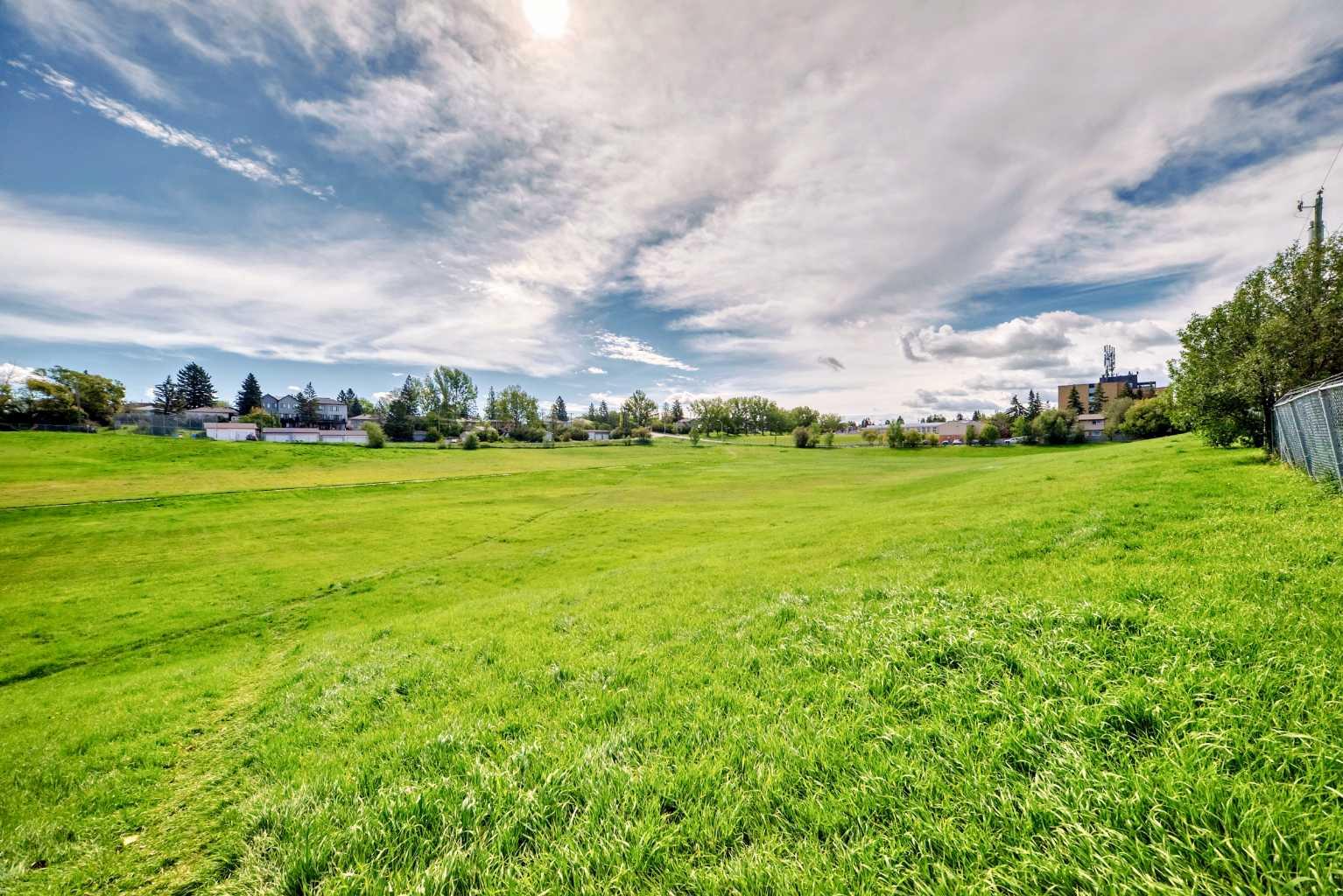 4328 4 Street Nw Unit 303, Calgary, AB T2K 1A2