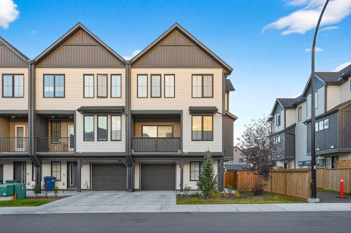 675 S Point Heath SW, Airdrie, AB T4B 5H7