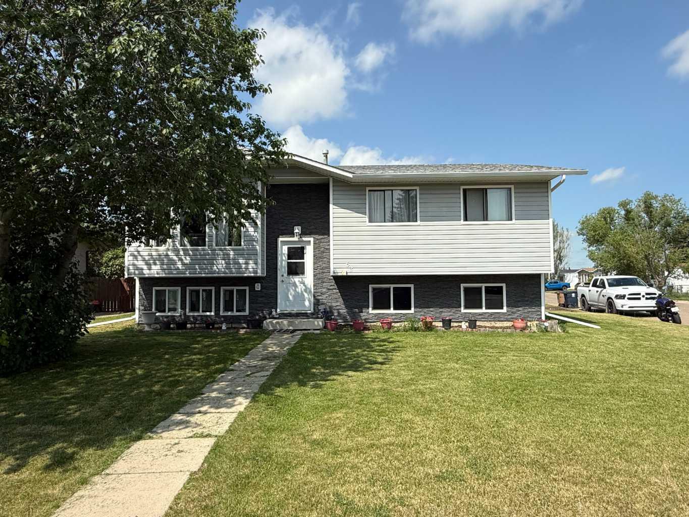 63 Ash St W, Brooks, AB T1R 0A6