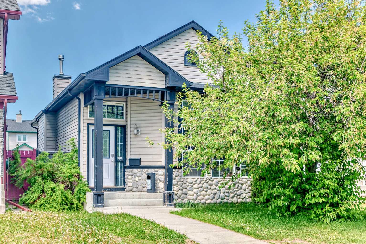 12 Taravista Cres NE, Calgary, AB T3J 4N9