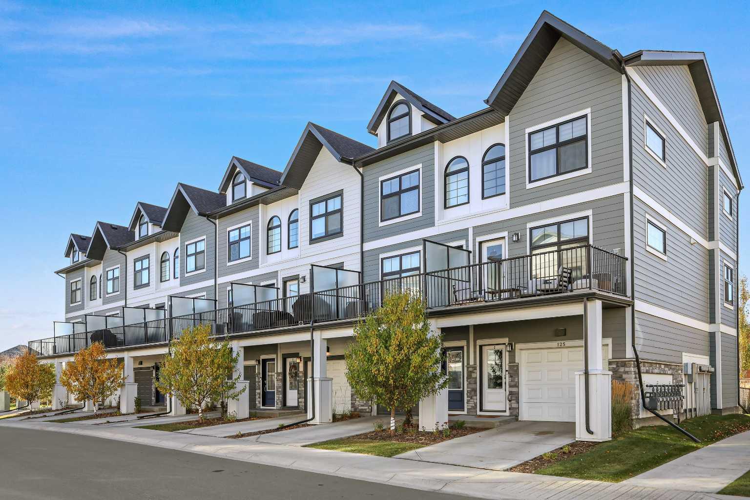 119 Les Jardins Park SE, Calgary, AB T2C 5V3