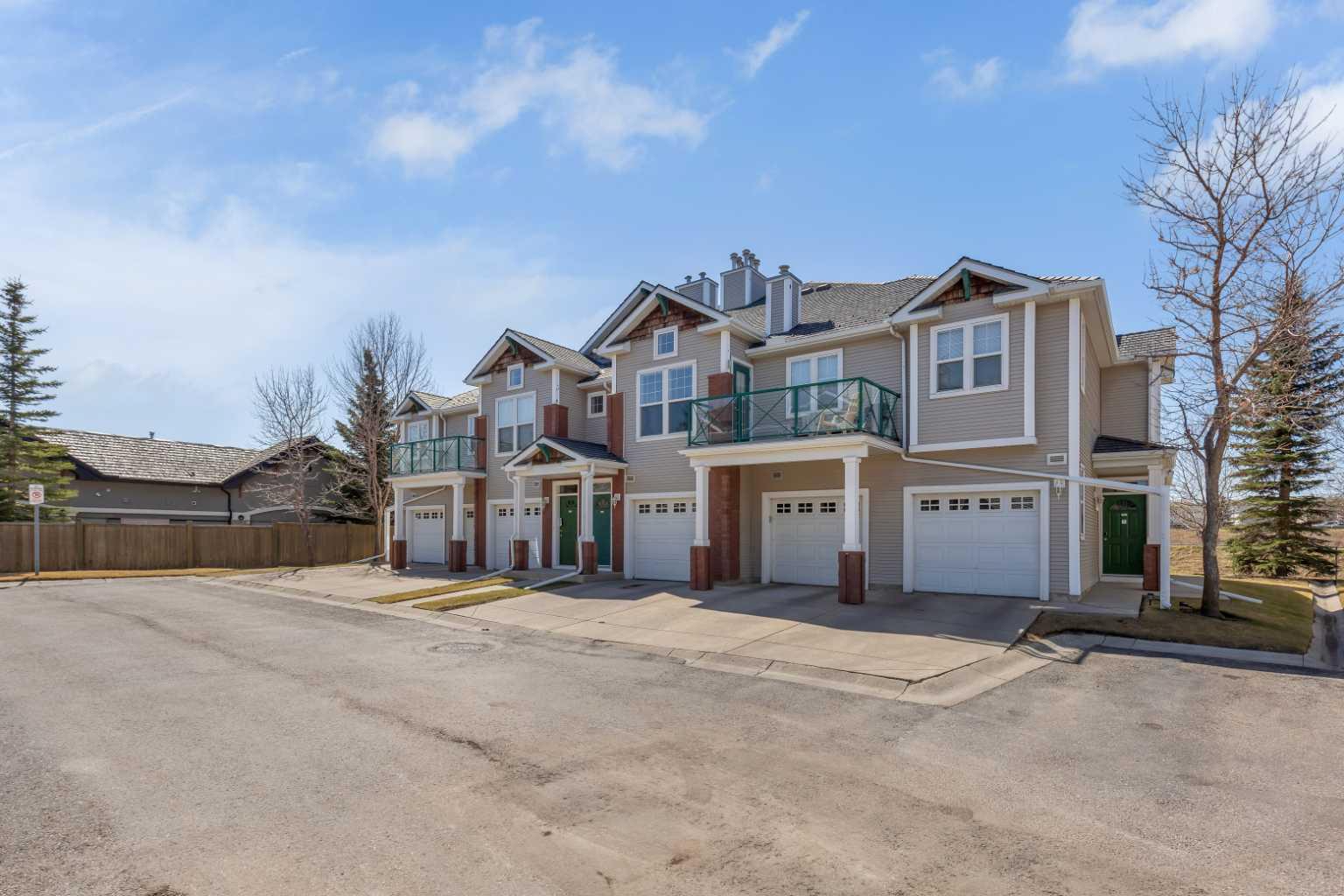 39 Hidden Creek Place Nw Unit 304, Calgary, AB T3A 6B9