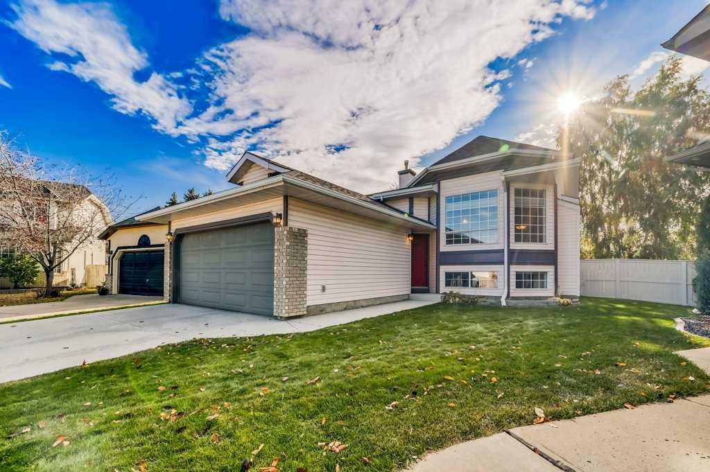 222 Diamond Ct SE, Calgary, AB T2C 7C7