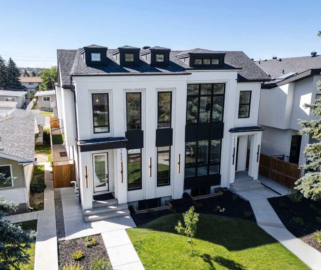 44 Street Sw Unit 1425, Calgary, AB T3C 2A7