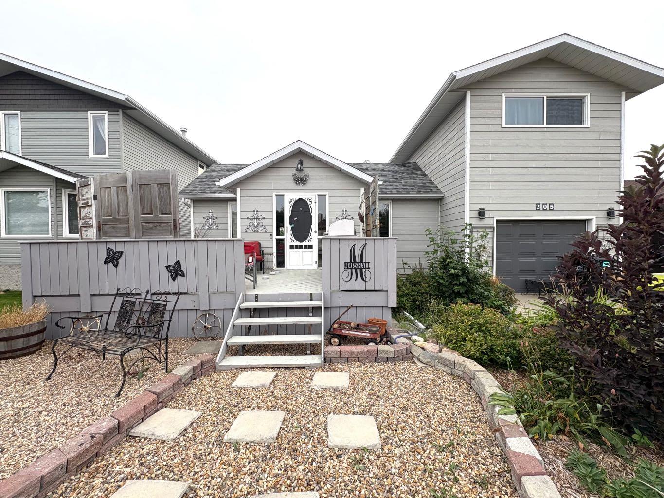 3 Avenue E Unit 205, Oyen, AB T0J 2J0
