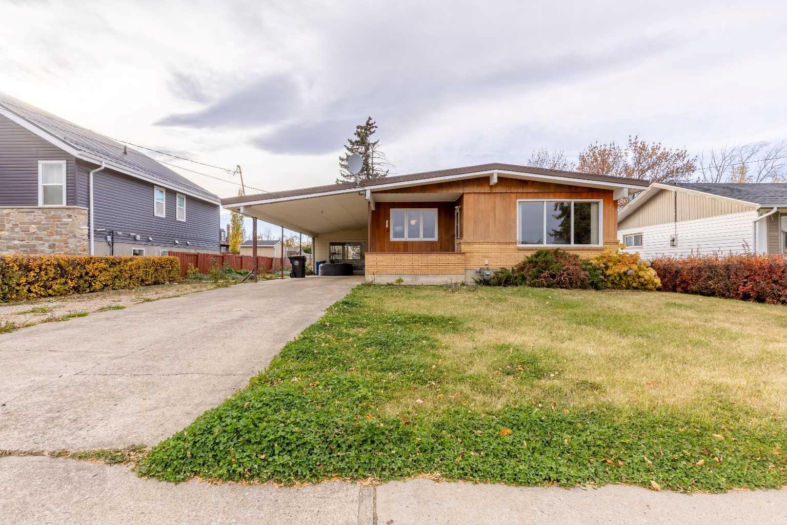 124 N 200 E, Raymond, AB T0K 2S0