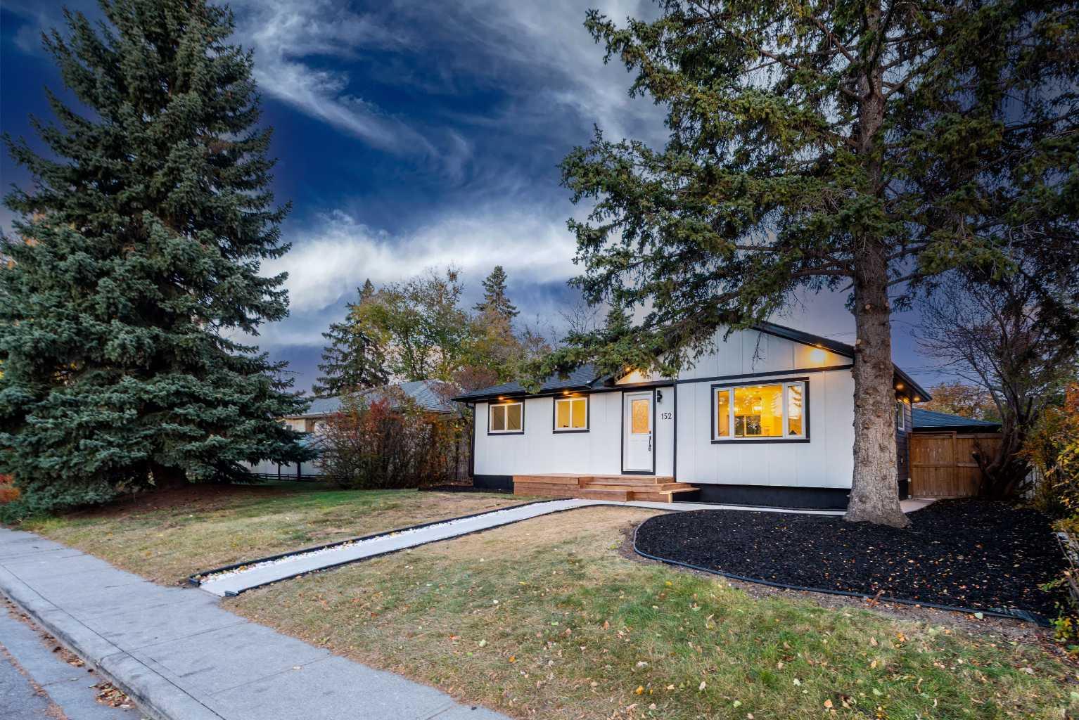 152 Southampthon Dr SW, Calgary, AB T2W 0V1