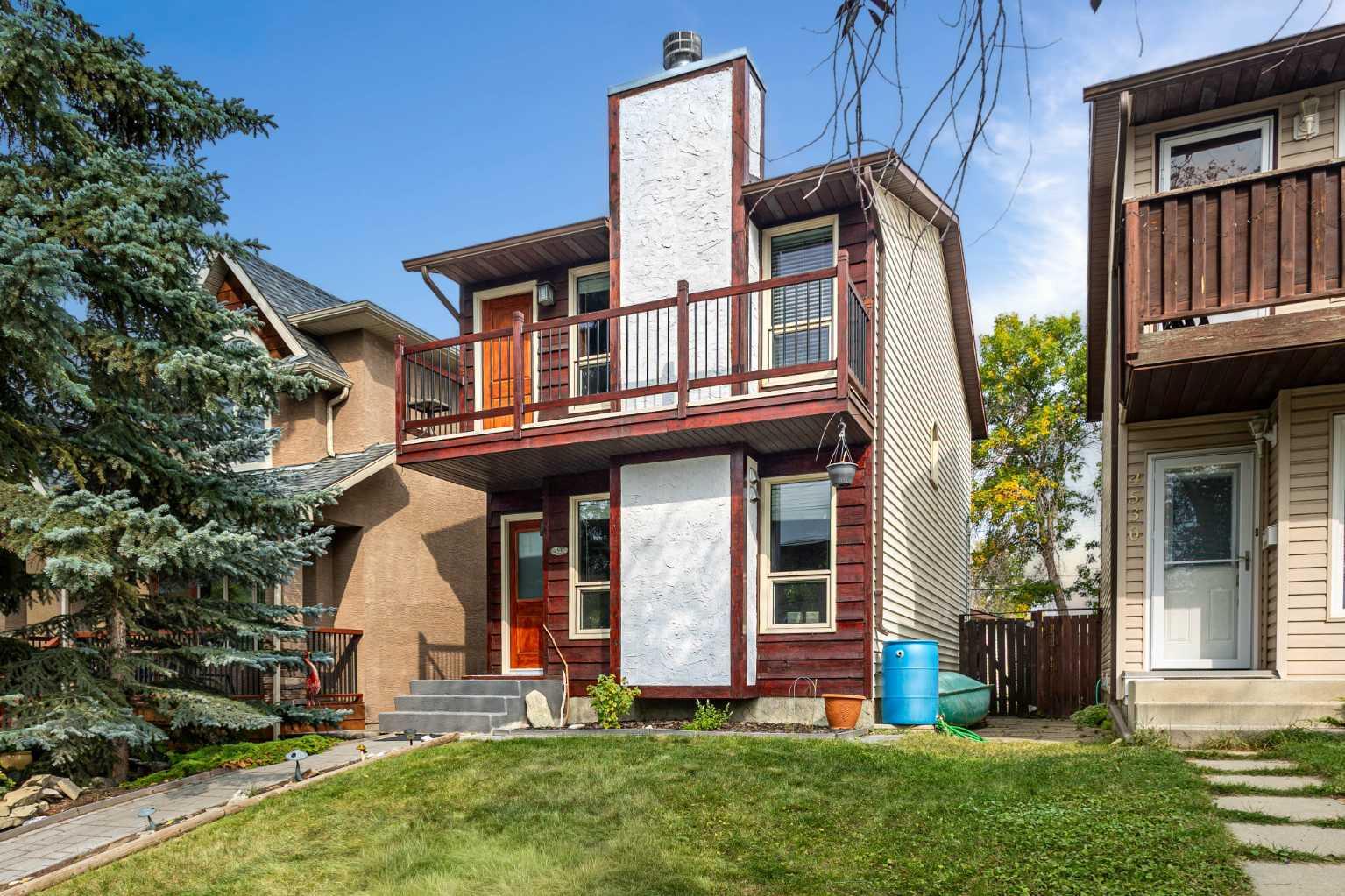 4532 Montgomery Ave NW, Calgary, AB T3K 0K9
