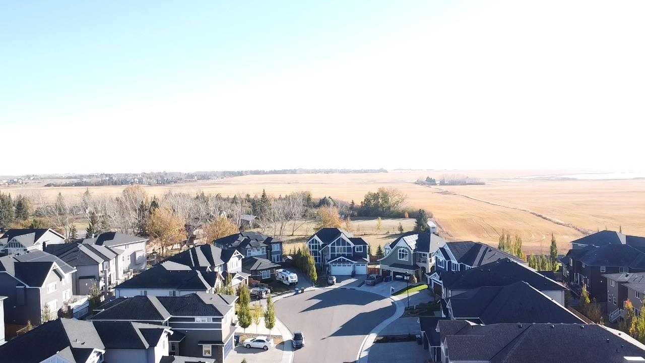 321 Kinniburgh Cv, Chestermere, AB T1X 0P4