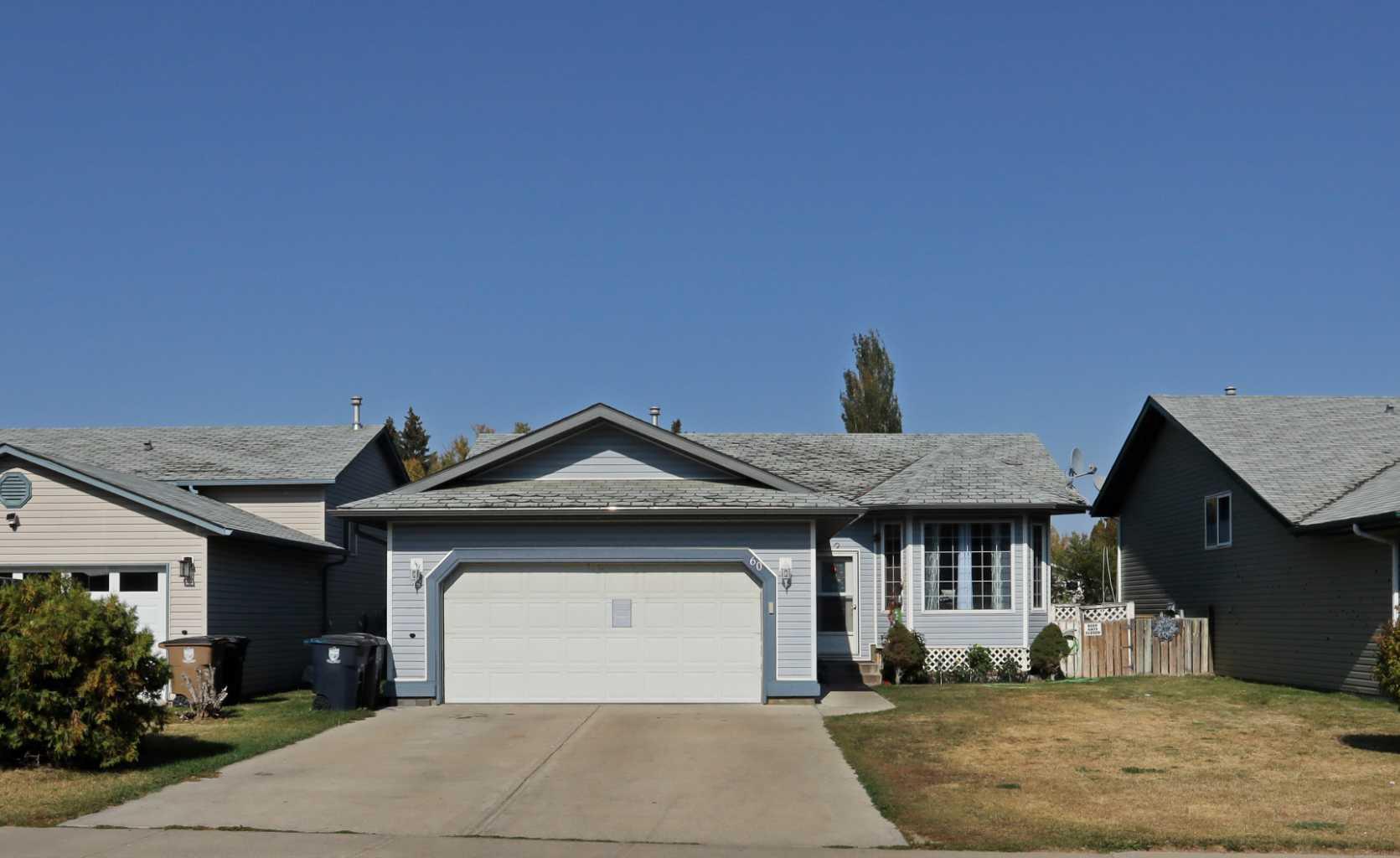 60 Pleasant Park Rd W, Brooks, AB T1R 1H3