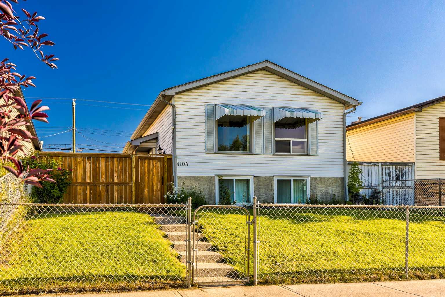 4108 Marlborough Dr NE, Calgary, AB T2A 2Z5