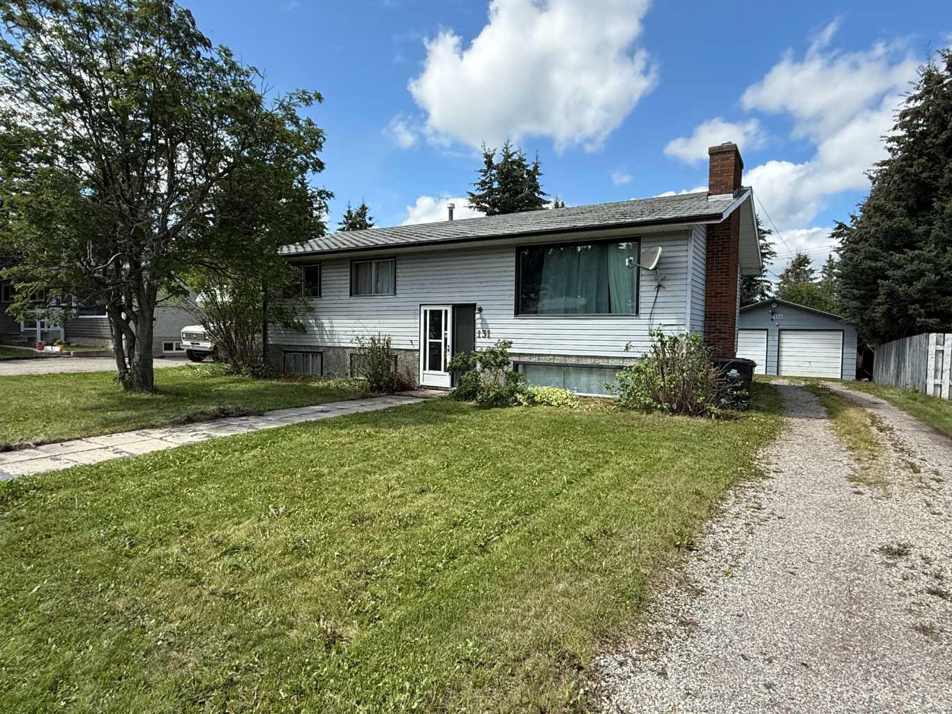 131 Tamarack Ave, Hinton, AB T7V 1C8