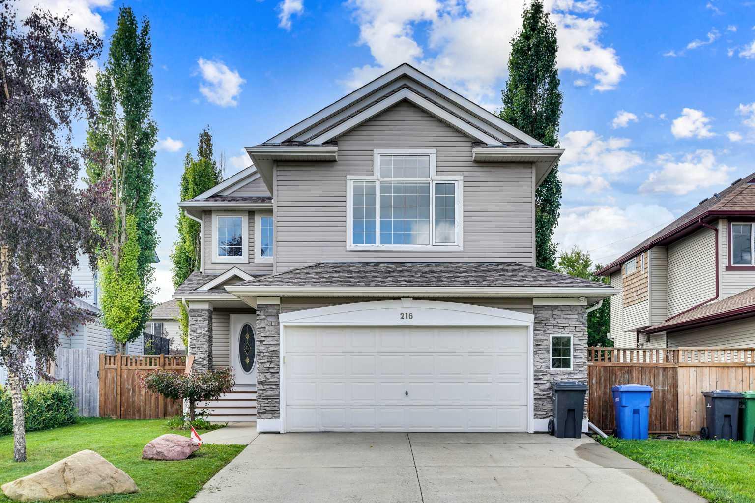 216 W Lakeview Cir, Chestermere, AB T1X 1M5