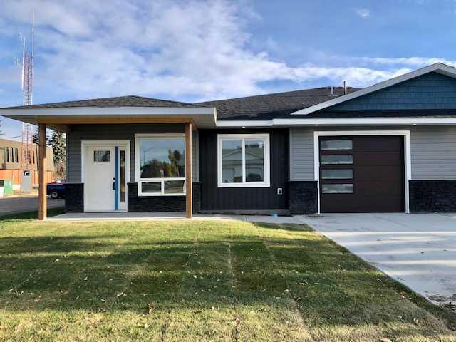 4738 49a Avenue #2, Lacombe, AB T4L 1N4
