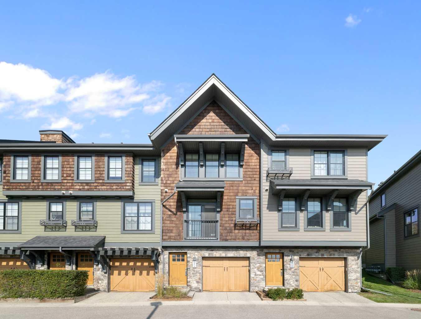 174 Ascot Pt SW, Calgary, AB T3H 0X1