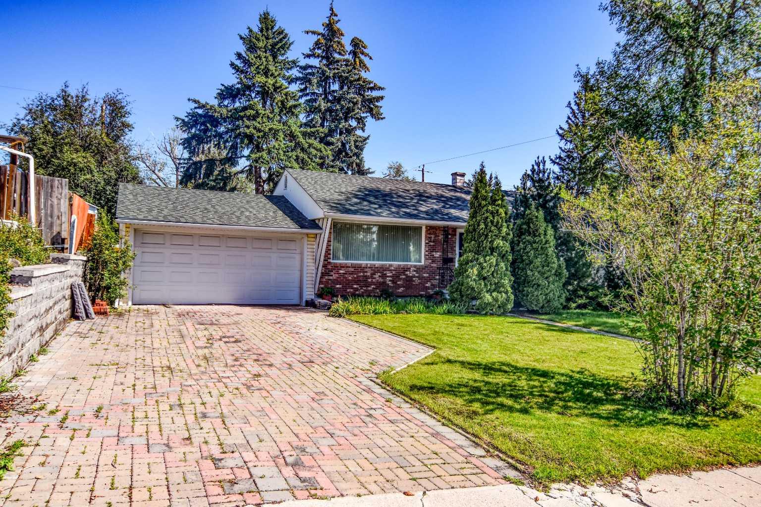 1140 Trafford Dr NW, Calgary, AB T2K 2T8