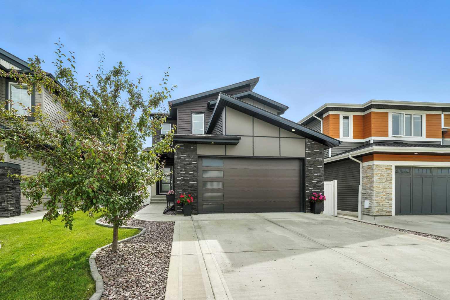39 Memorial Pkwy, Rural Red Deer County, AB T4E 3B7
