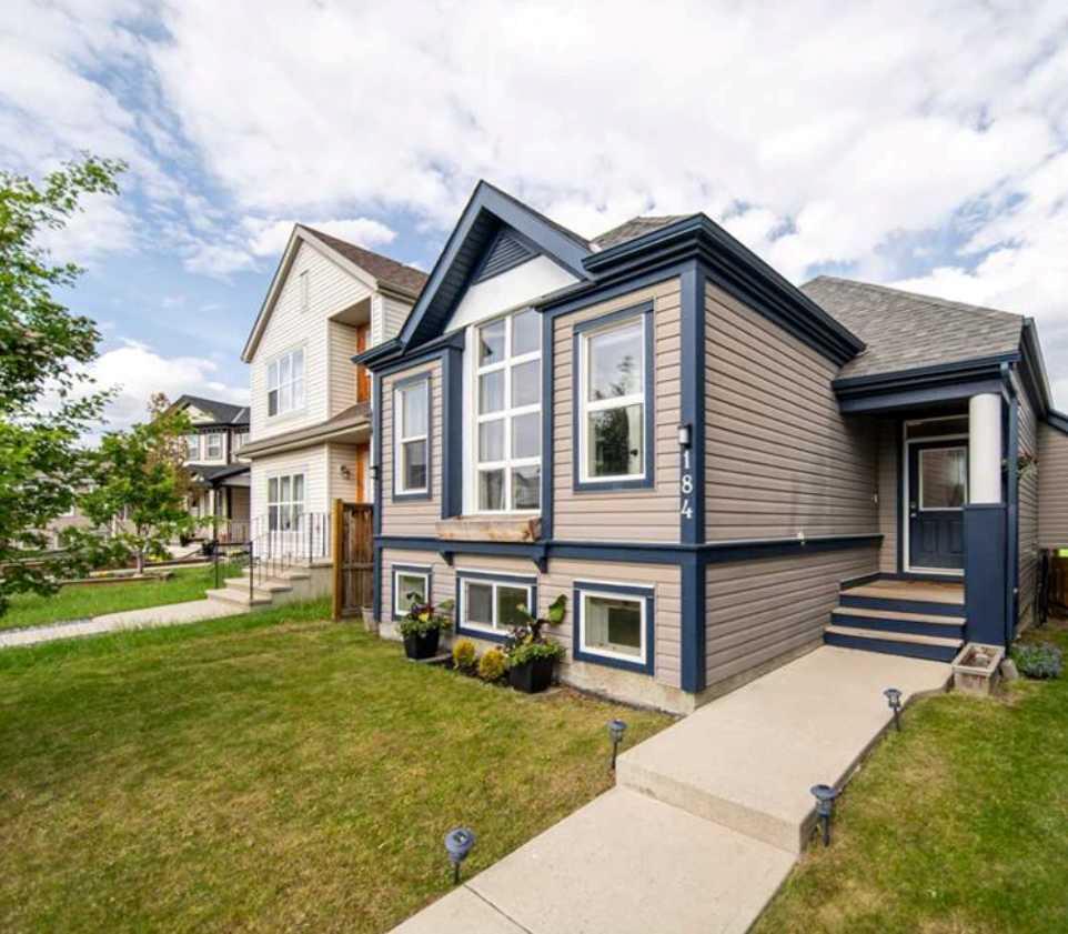 184 Copperstone Gdns SE, Calgary, AB T2Z 0E7