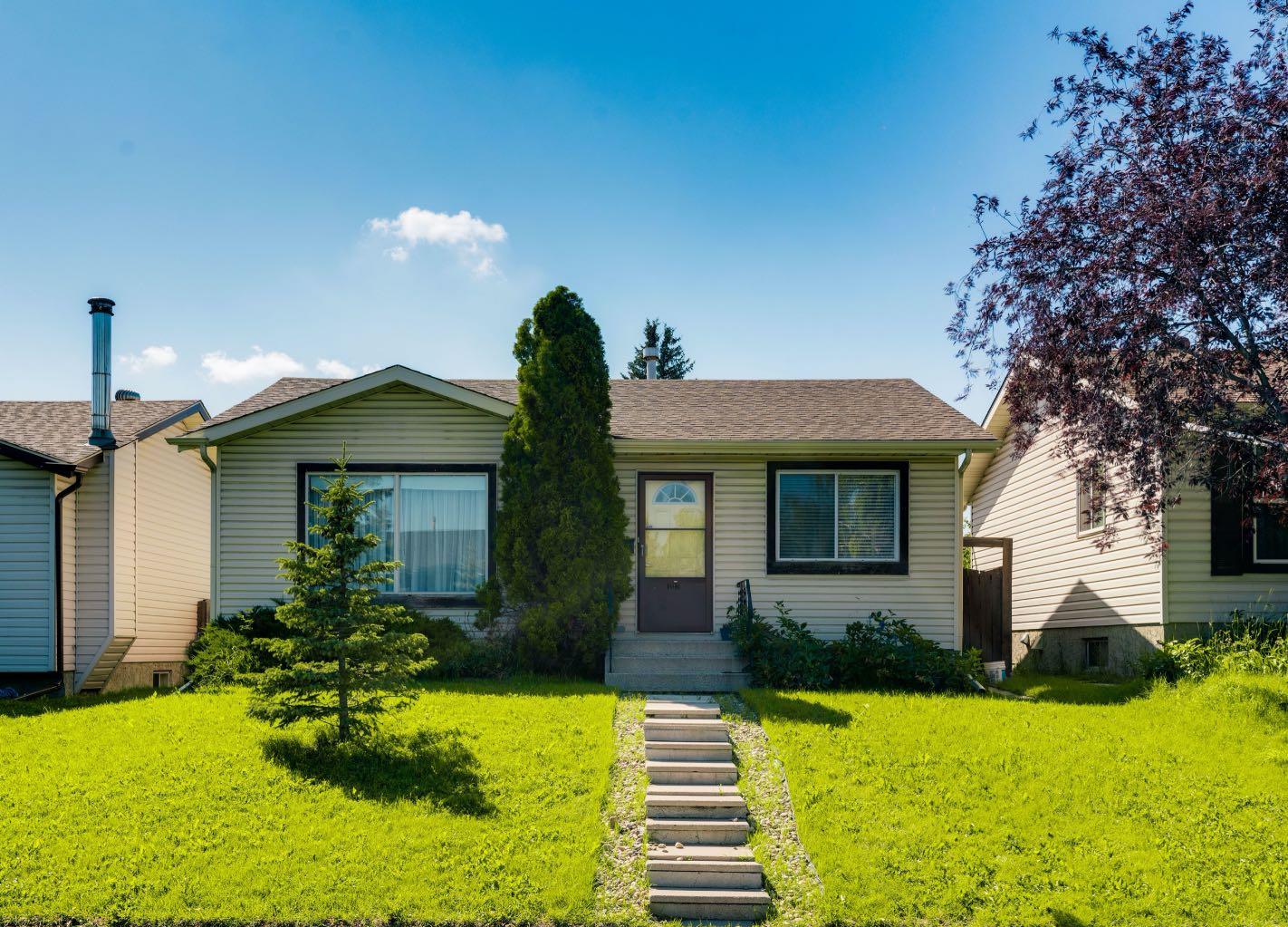 127 Falshire Way NE, Calgary, AB T3J 2C7
